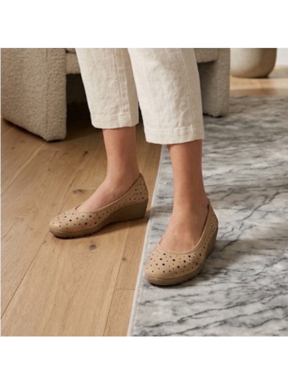 The Flexx Cut Out Slip On Low Wedges Size 9 Tan Leather